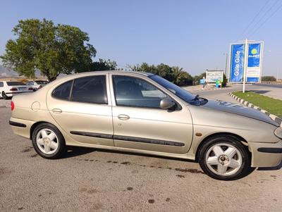 Renault Megane — 4