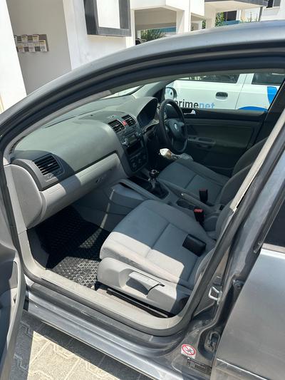 Volkswagen Golf — 3