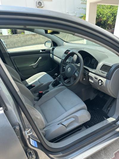 Volkswagen Golf — 6