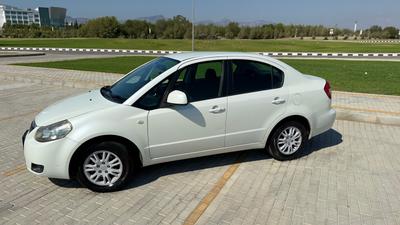 Suzuki SX4 Sedan — 4