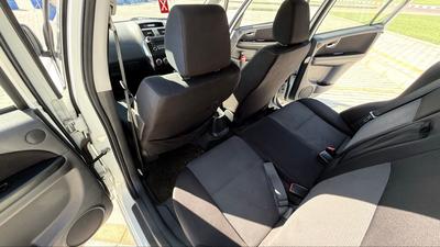 Suzuki SX4 Sedan — 10