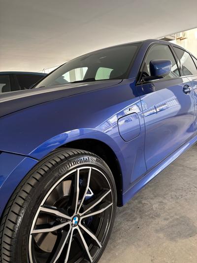 BMW 330e — 2