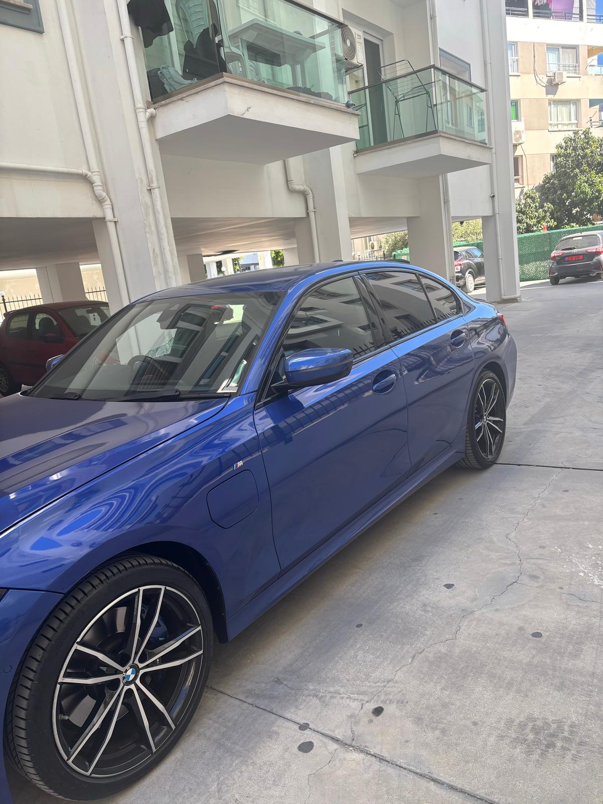 2022 BMW 330e 5
