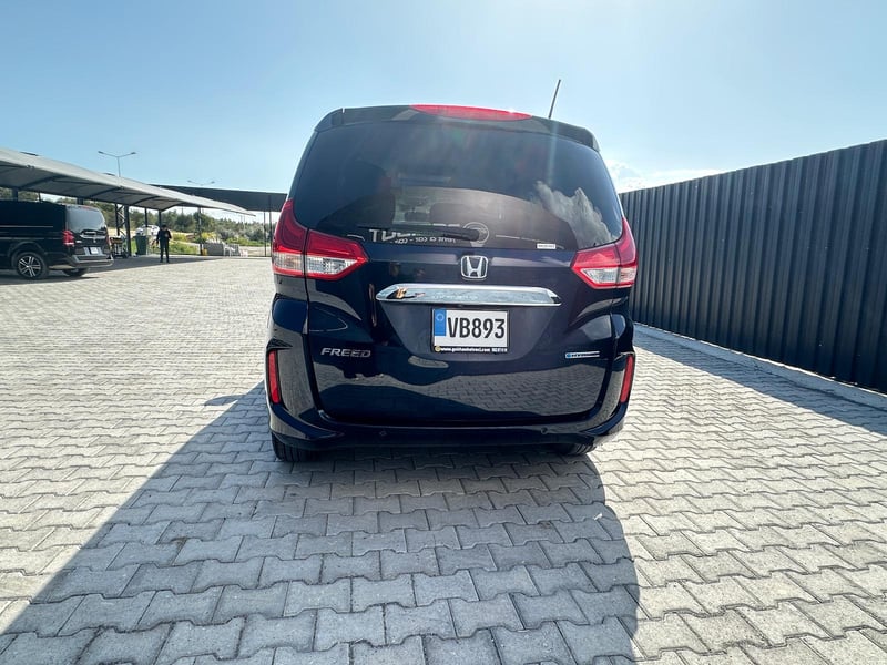 Honda Freed — 4