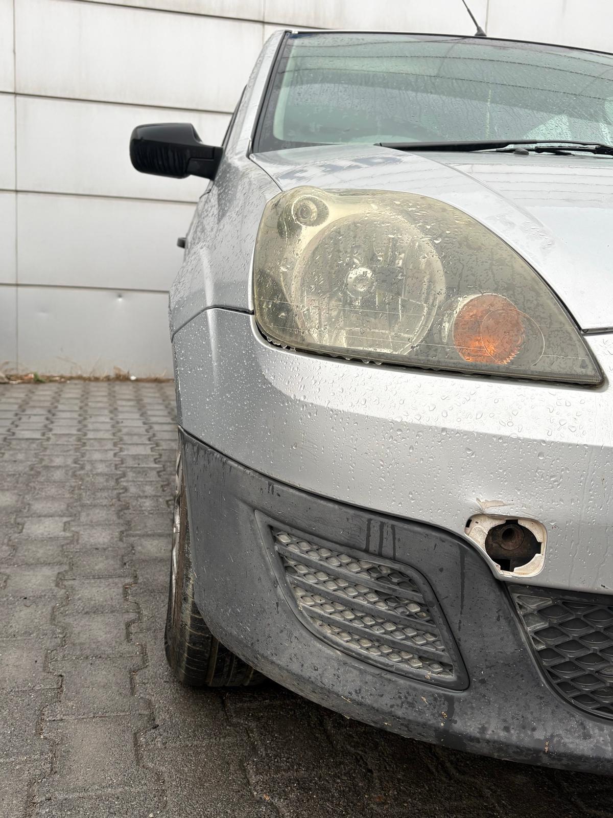 2007 Ford Fiesta 4