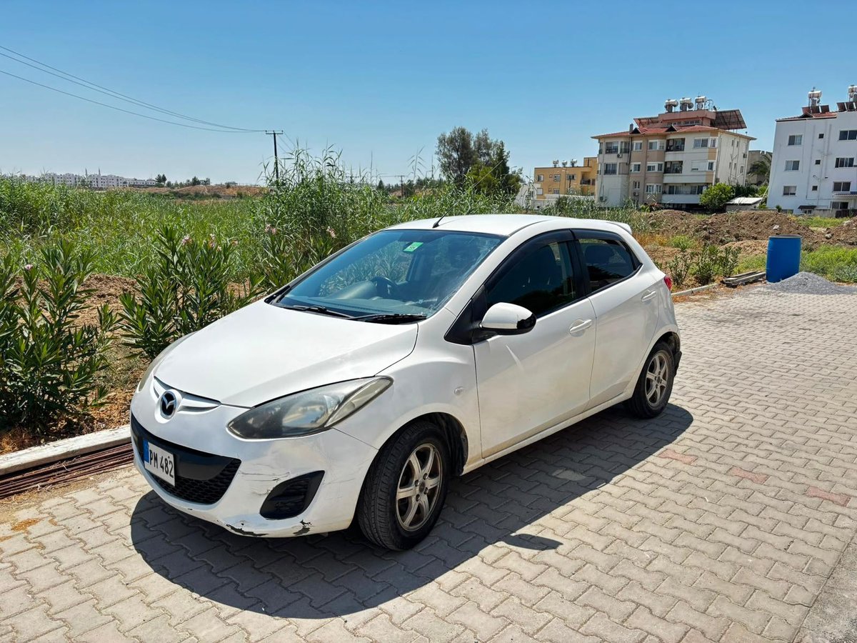 2013 Mazda Demio 2