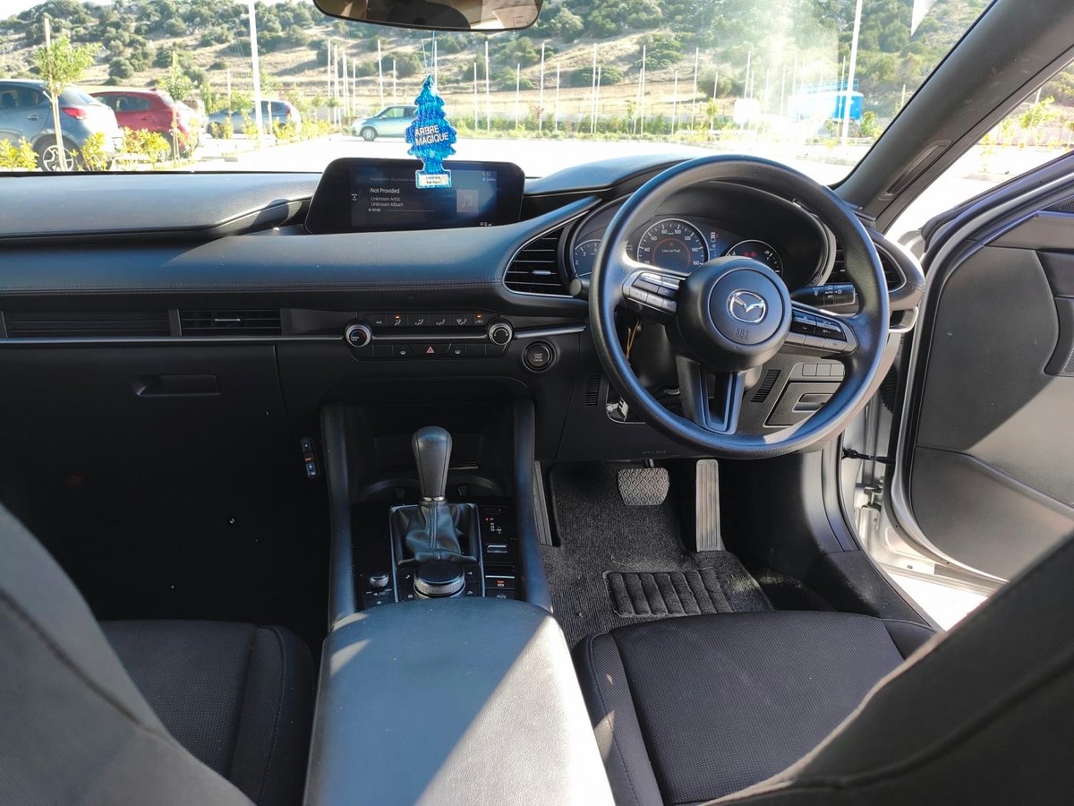 2022 Mazda 3 8