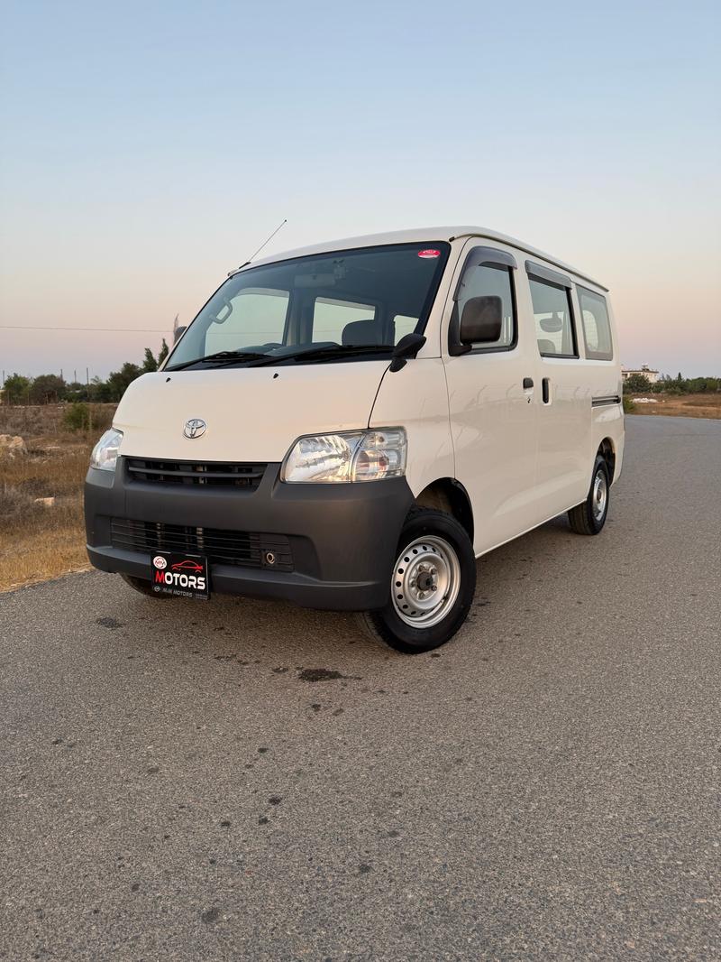 Toyota Lite Ace — 1/10