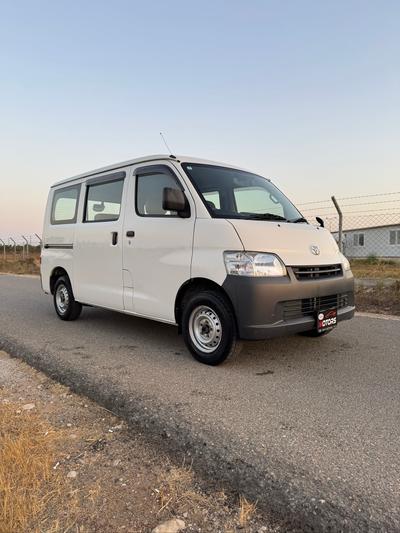 Toyota Lite Ace — 2