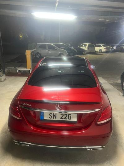 Mercedes-Benz E 220d — 4