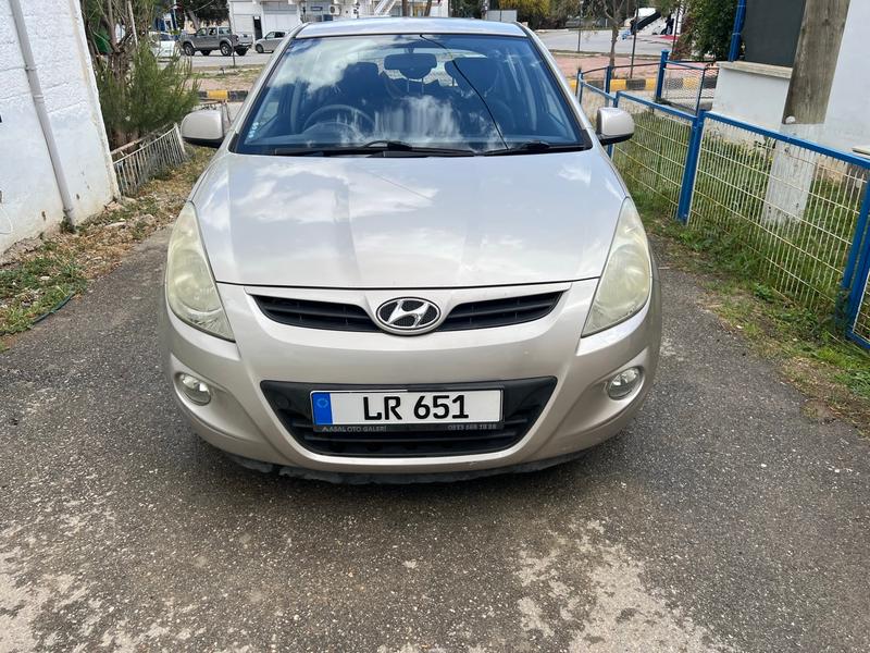 Hyundai i20 — 1/9