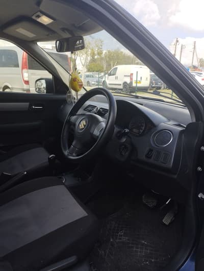 Suzuki Swift — 6