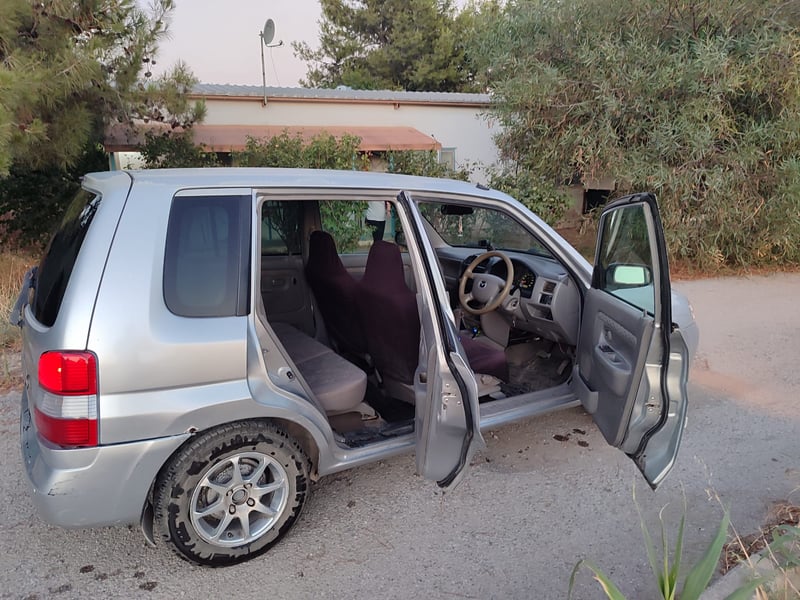 Mazda Demio — 6