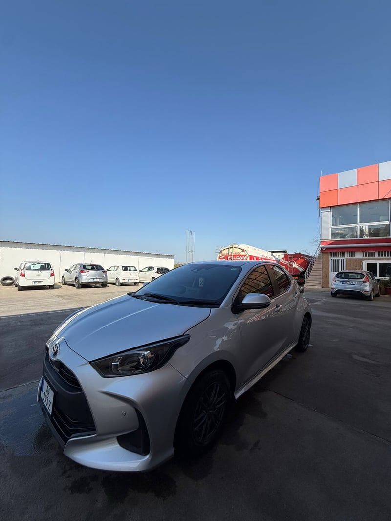 Toyota Yaris — 4