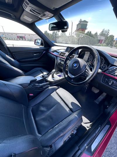 BMW 320i — 3