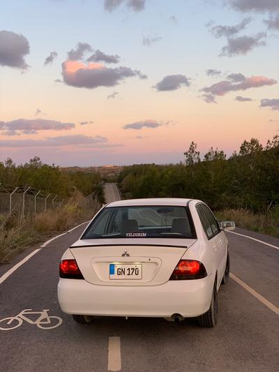 Mitsubishi Lancer — 4