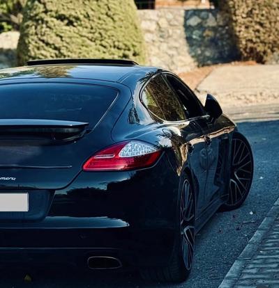 Porsche Panamera — 4