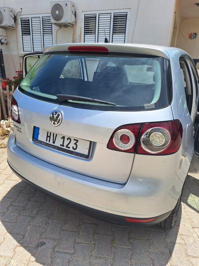 Volkswagen Golf — 3