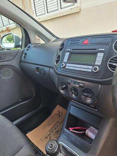 Volkswagen Golf — 6