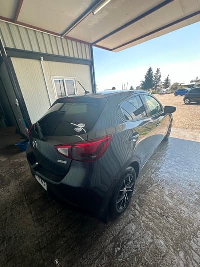 Mazda Demio — 3