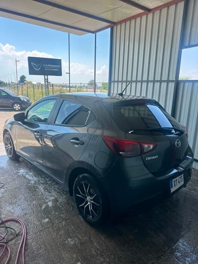 Mazda Demio — 4