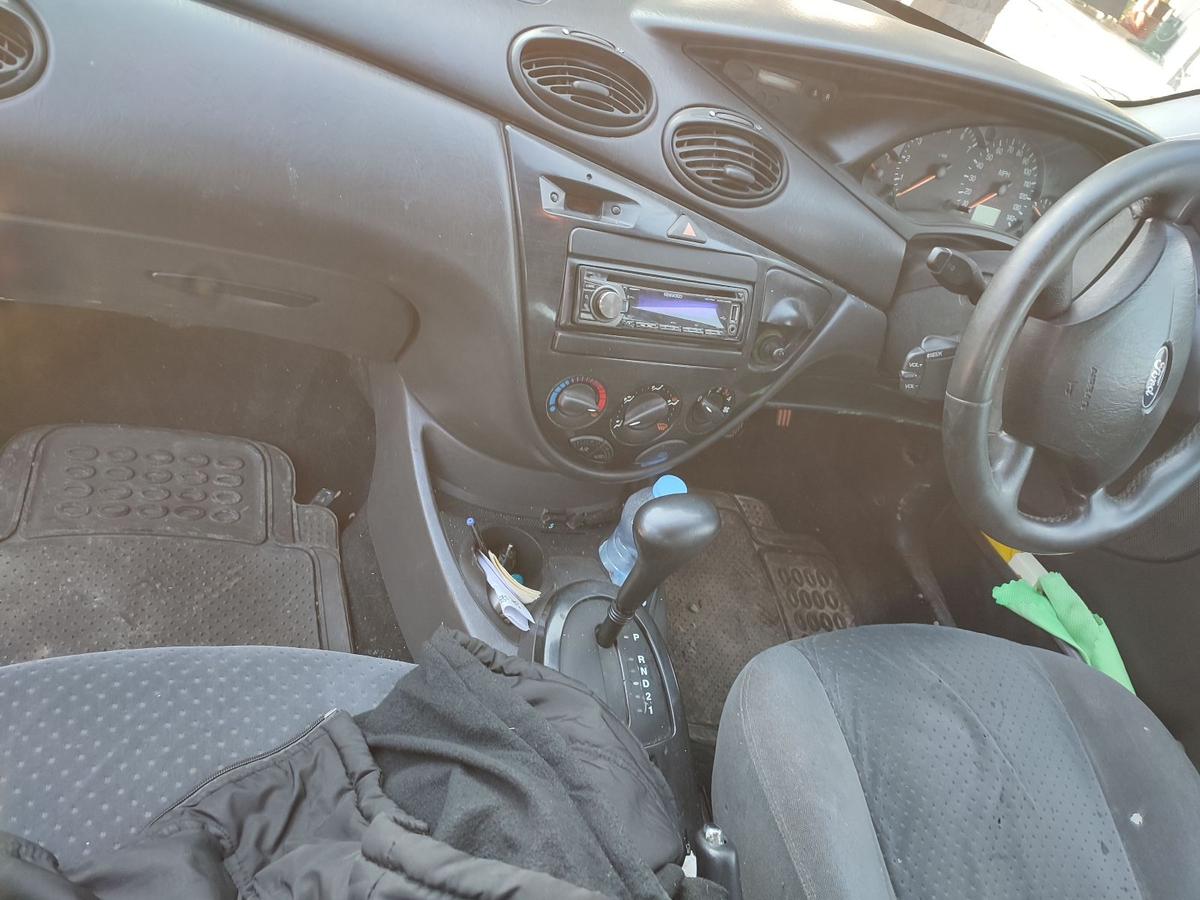 2005 Ford Focus 5