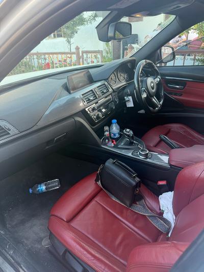 BMW 330e — 4