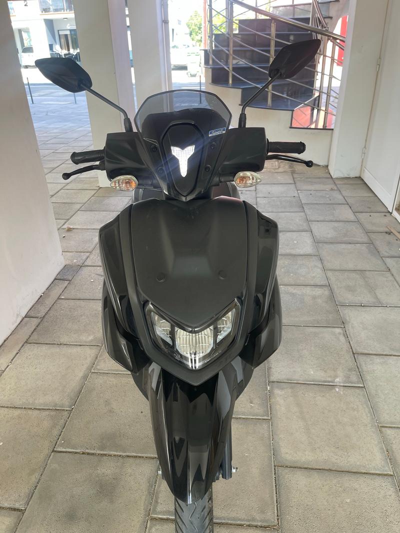 Yamaha RayZR — 1/3