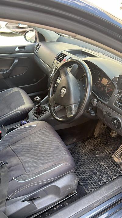 Volkswagen Golf — 4