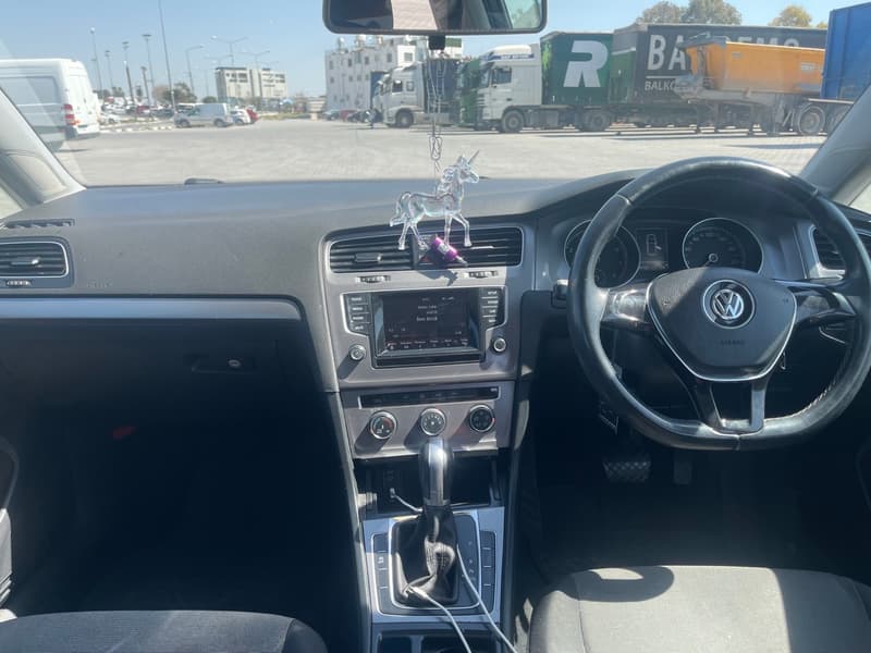 Volkswagen Golf — 1/4