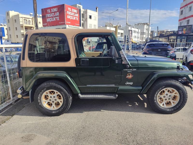 Jeep Wrangler — 1/7