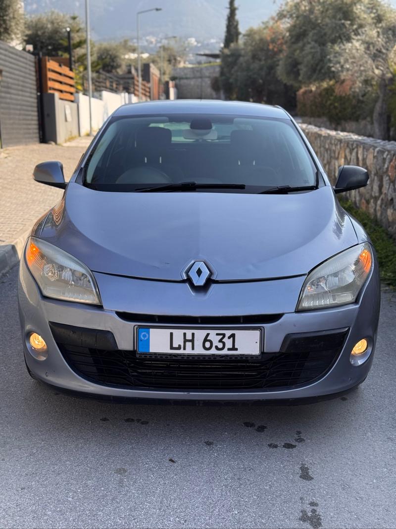 Renault Megane — 1/7