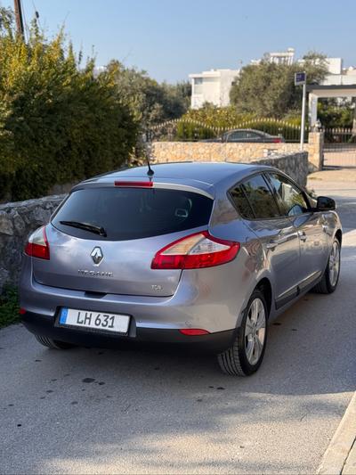 Renault Megane — 4