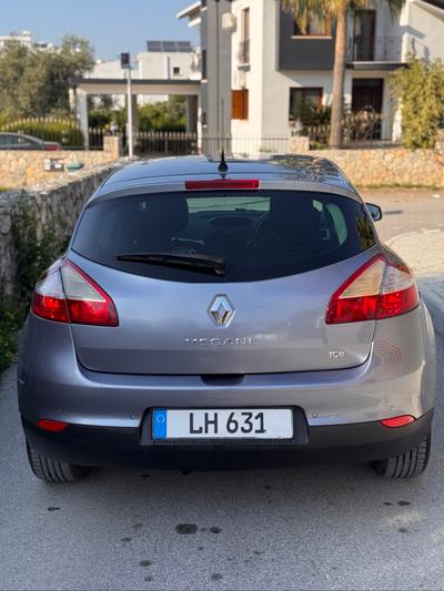 Renault Megane — 5