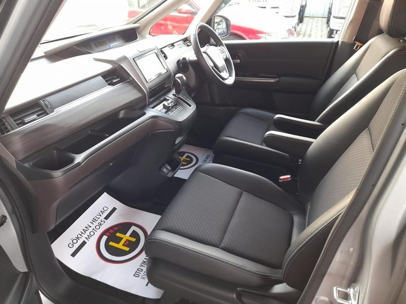 Honda Freed — 4