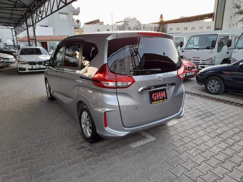 Honda Freed — 5