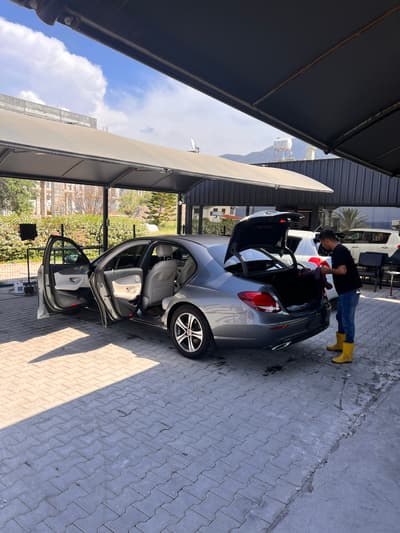Mercedes-Benz E 220d — 4