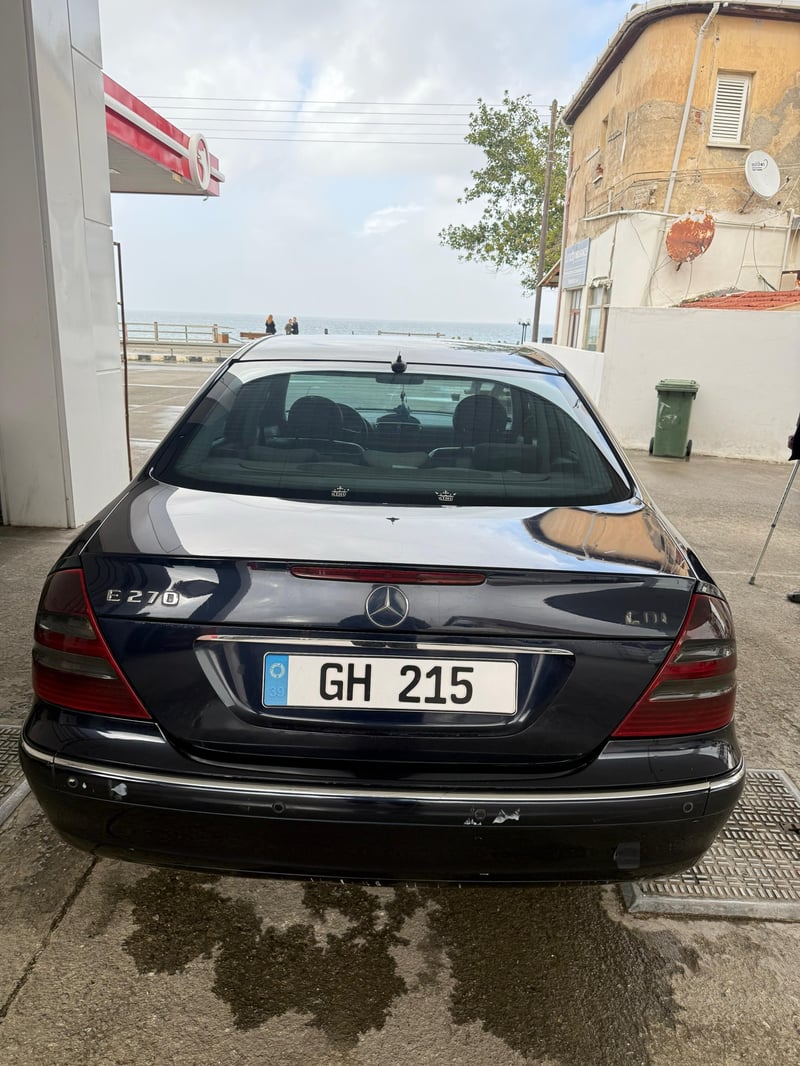 Mercedes-Benz E 270 — 4