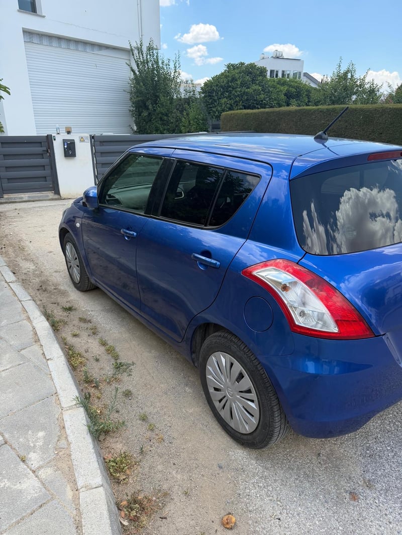 Suzuki Swift — 1/6