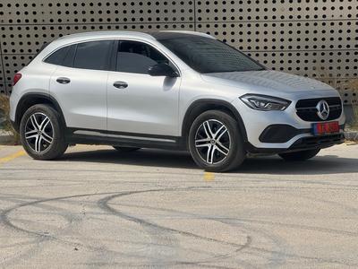 Mercedes-Benz GLA 200 — 2