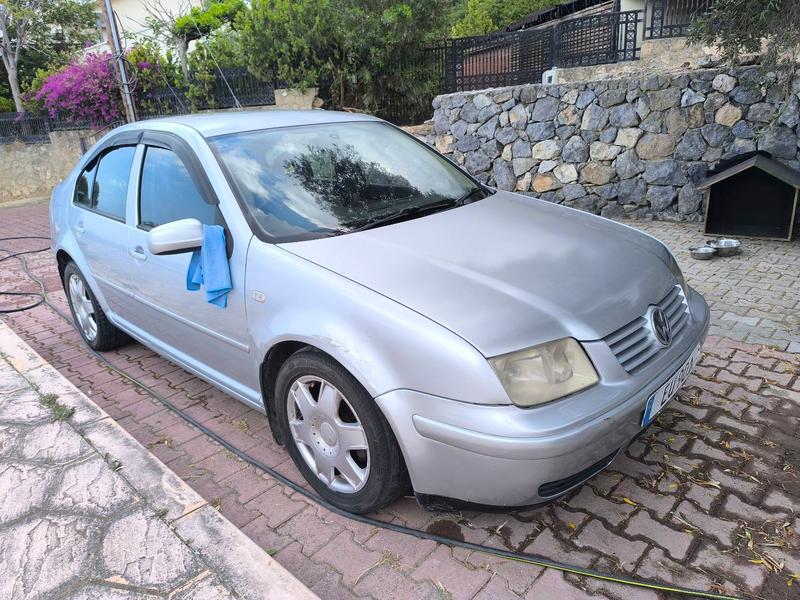 Volkswagen Bora — 1/5