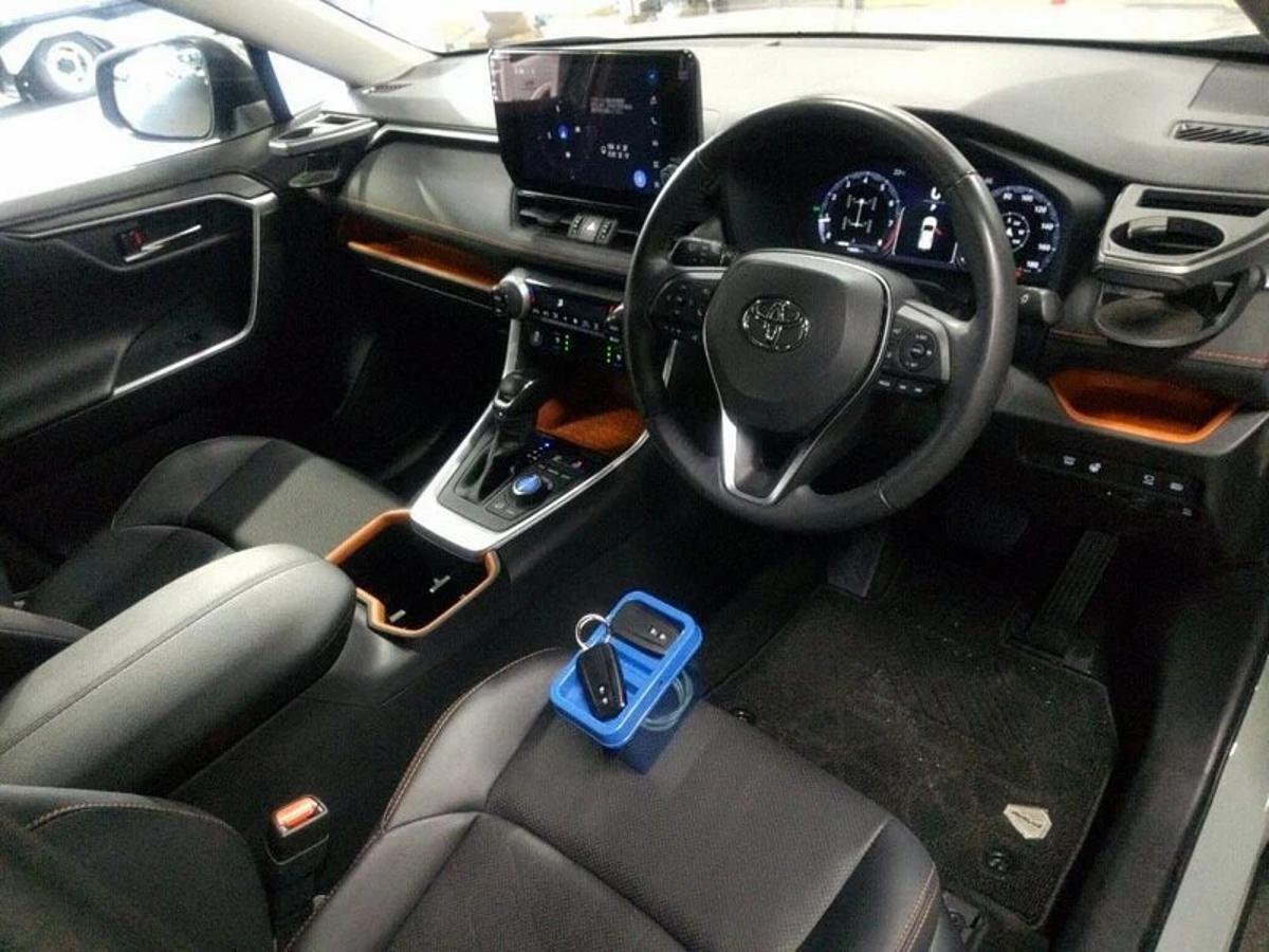 2025 Toyota RAV4 5