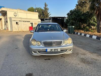 2004 Mercedes-Benz C 200