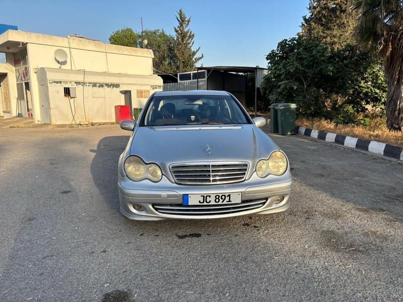 Mercedes-Benz C 200 — 1/6