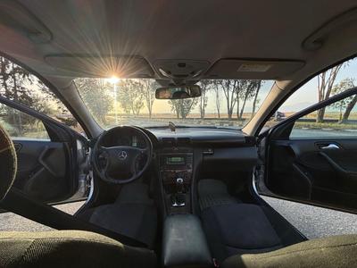 Mercedes-Benz C 200 — 3