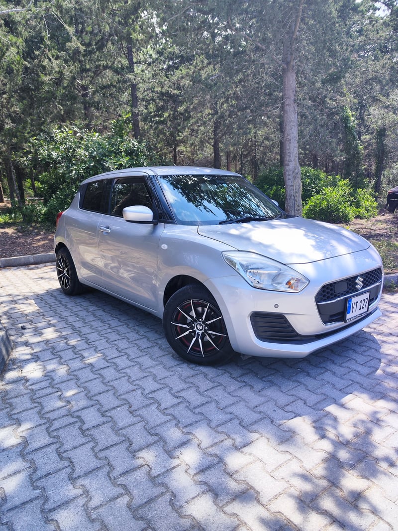 Suzuki Swift — 1