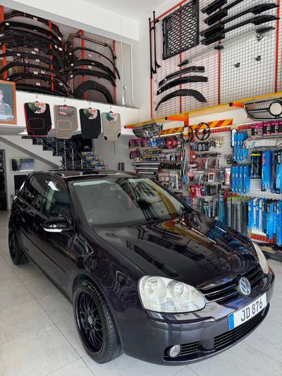 Volkswagen Golf — 2