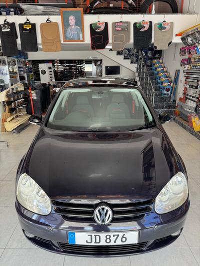 Volkswagen Golf — 3