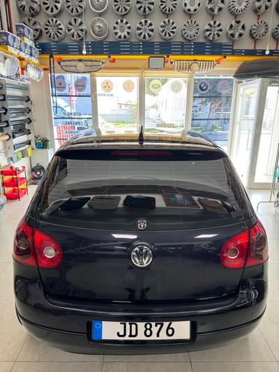 Volkswagen Golf — 4