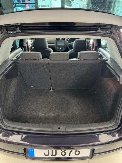 Volkswagen Golf — 10